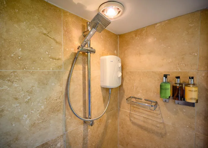 Rose - Delightful Stables Conversion By Stae-homes Penzion